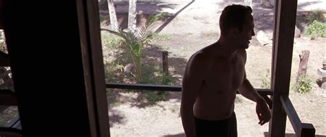 Auscaps Vince Vaughn Shirtless In Return To Paradise