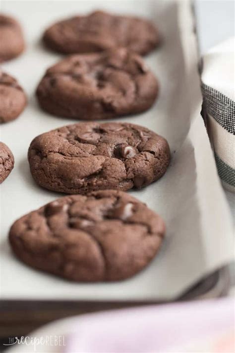 4 Ingredient Double Chocolate Cookies Are So Easy But You