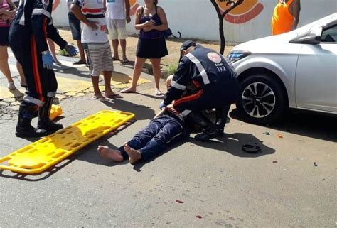 Motociclista quebra dois dentes ao bater na traseira de carro em São