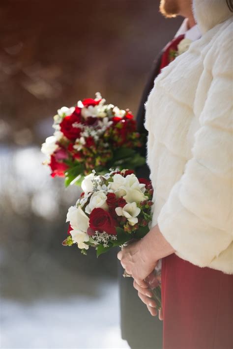 20 Winter Wedding Bouquets Rustic Wedding Chic