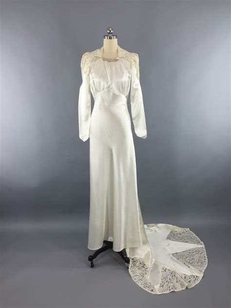 vintage 1940s wedding dress satin star ivory satin and lace bridal g
