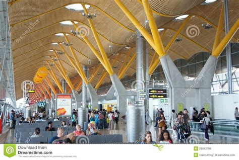 Aeroporto De Madrid Barajas Foto De Stock Editorial Imagem De Curso