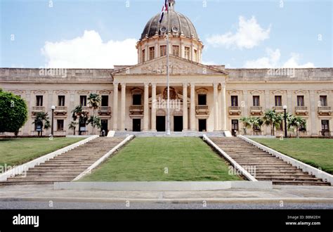 Palacio Nacional En La Republica Dominicana Fotografías E Imágenes De