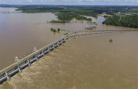 Relentless Flooding Breaches 3 Levees In Arkansas Missouri Nation
