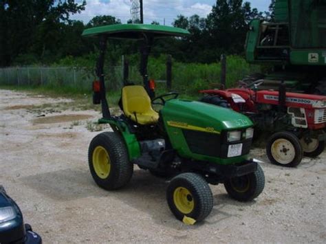 John Deere 410 Hst Lawn Tractor