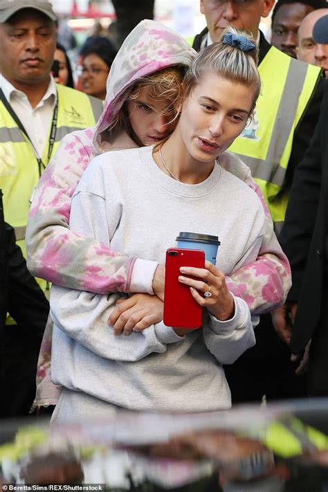 Hailey Bieber Said Its Scary To Be This Young And Married Daily Mail Online