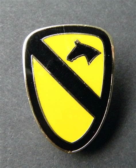 Us Army 1st Cavalry Division Emblem Lapel Pin Badge 1 Inches Cordon