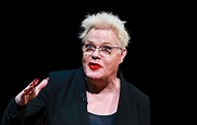 Suzy Eddie Izzard sets record straight on names and pronouns