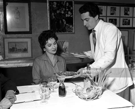 Rome Italy Italian Actress Gina Lollobrigida Is Pictured Eating At A News Photo Getty Images
