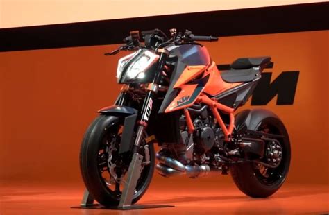 Comfort and convenience were updated along with the instrumentation, all with even more (.) 2020 KTM 1290 Super Duke R |Blog|Mileage |Price |Top Speed