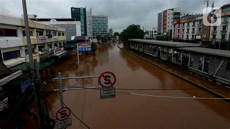 Normalisasi Dan Naturalisasi Sungai Beda Cara Ahok Dan Anies Atasi