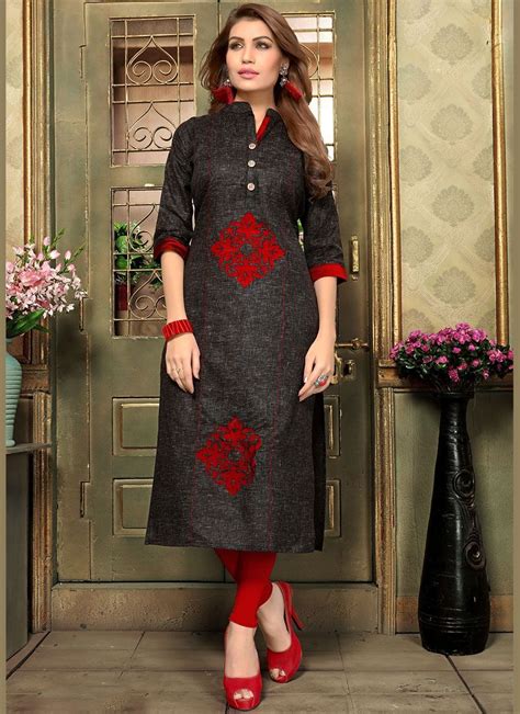 make the heads flip whenever you dress up in this black cotton casual kurti that you can see