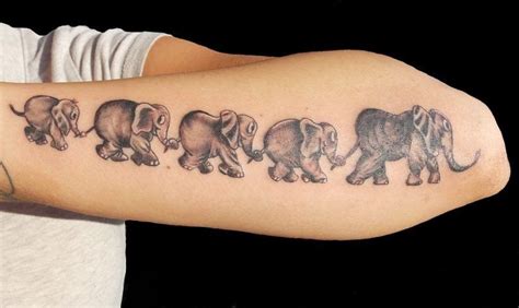 elefant tattoo gibt ihnen kraft 25 faszinierende ideen tattoos zenideen elefantenfamilie