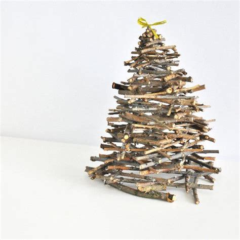 Make This Natural And Simple Mini Christmas Tree Out Of Twigs The