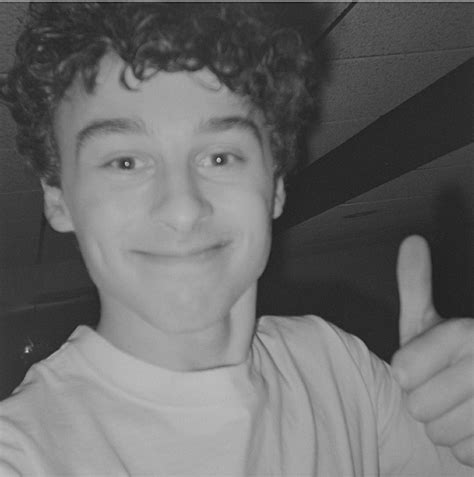 Wyatt Oleff With Cute Smile Wyatt Pretty People Celebrity Crush