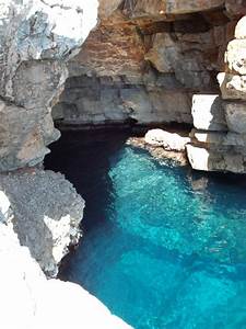 Odysseus, Cave