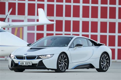 Bmw I8 Goes To The Airfield