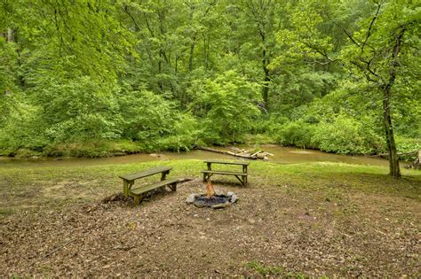 Finger lakes getaway near keuka lake. Sugar Creek Retreat Rental Cabin | Cuddle Up Cabin Rentals