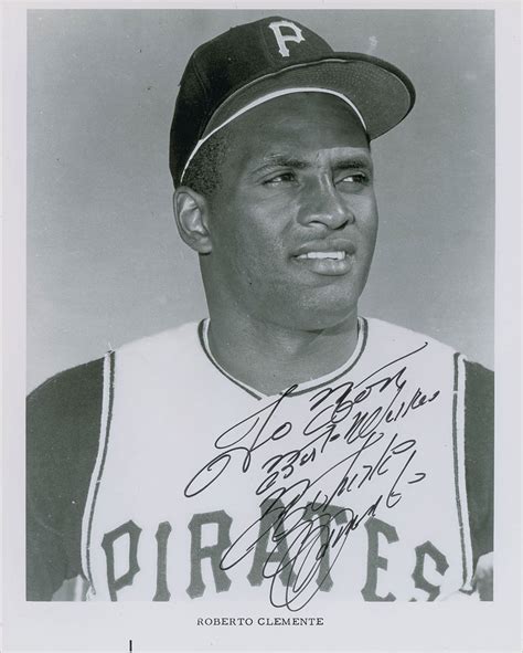 Roberto Clemente Signed Photograph Rr Auction