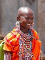 Mujer Vestida Tradicional De La Tribu Del Masai En África, Kenia Foto ...