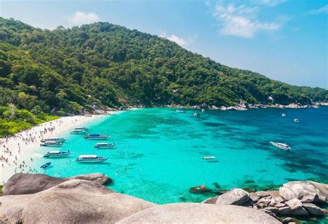 10 Of The Most Beautiful Beaches In Asia Condé Nast Traveller Middle