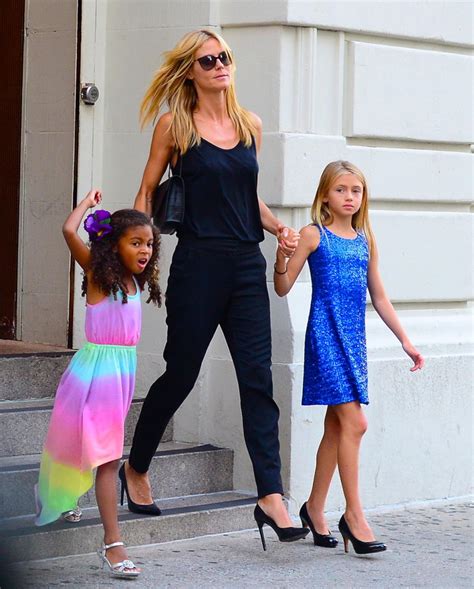 Heidi klum keeps it cool and casual while doing some christmas shopping with her daughter leni, 9, on sunday (december 22) in santa monica, calif. heidi klum with her daughters : howardstern