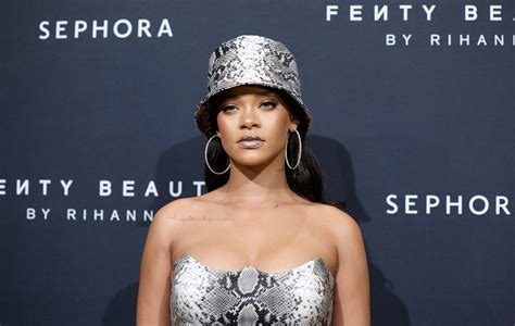 Rihanna Is Now Officially A Billionaire According To Forbes Globe