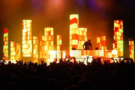 Pretty Lights Leads The Way On Big Night For Electronic Music In