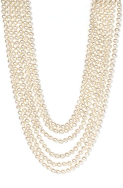 12 Most Stylish Pearl Necklaces For This Winter