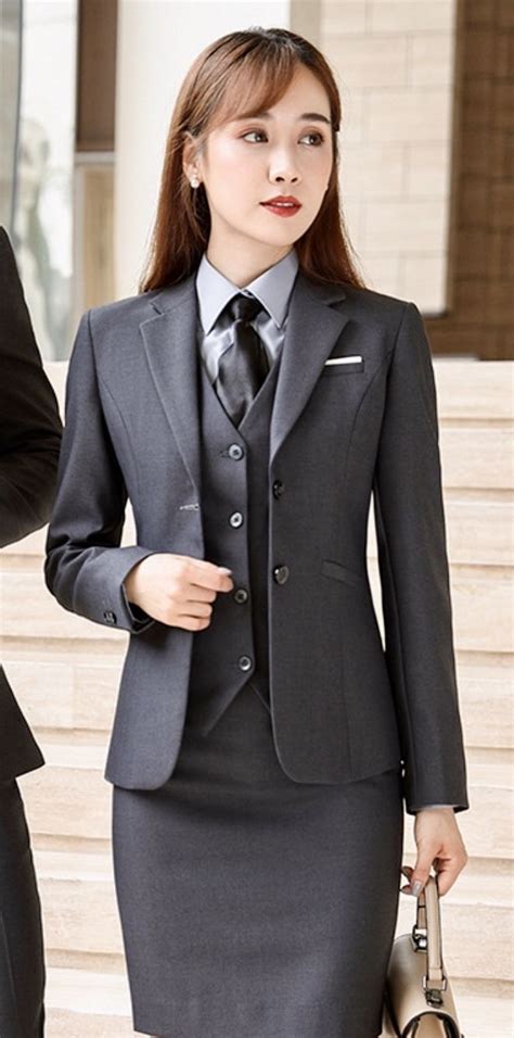 Women In Tie Suits For Women Tie Outfits Fashion Outfits Women