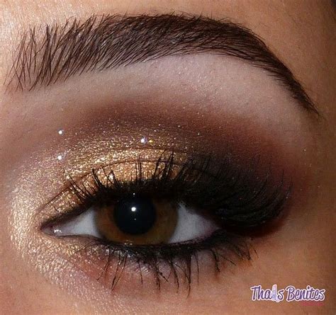 Smoky Eye With Gold Shadow Gorgeous Makeup Gold Smokey Eye Hair Beauty