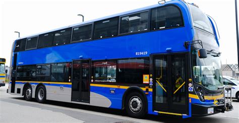 Loyalität Antragsteller abholen double decker articulated bus schlank