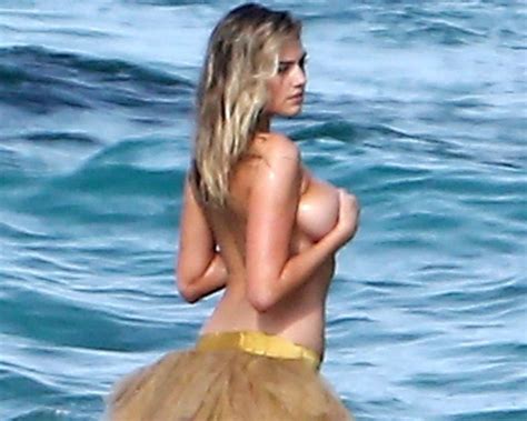 Kate Uptons Big Tits Behind The Scenes Of A Photo Shoot