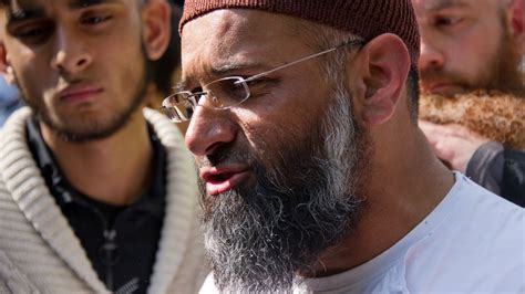 Uk Cleric Anjem Choudary Accused Inviting Isis Support Cnn