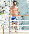 Justin Theroux Flaunts Washboard Abs While Vacationing in France: Pics