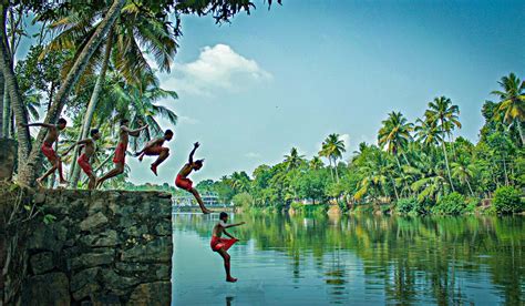 14 Most Romantic Honeymoon Destinations In Kerala For Couples