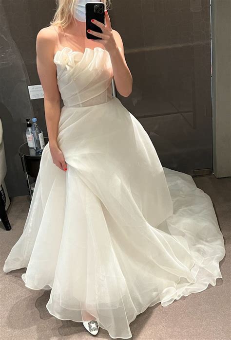 Monique Lhuillier Bloom In Ivory Wedding Dress Save 22 Stillwhite