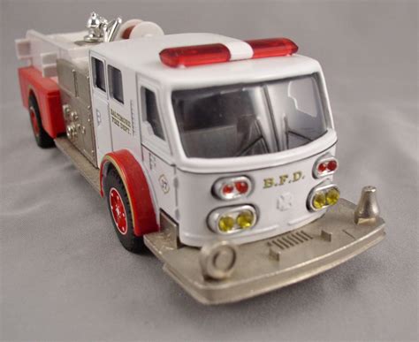 Corgi American La France Pumper Fire Truck Diecast 150