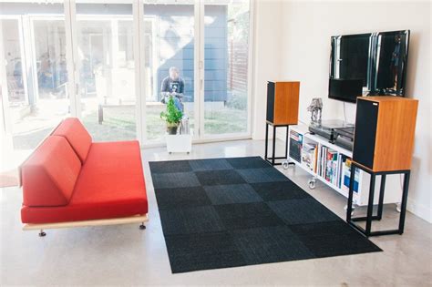 We learn how the author got interested in the topic after receiving feedbacks from his previous book. Before & After: Victor's Modern Minimalist Living Room | Modern minimalist living room ...