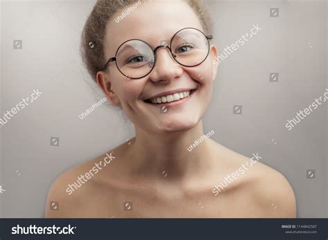Nude Girl Positive Look Nude Female Foto Stok Shutterstock