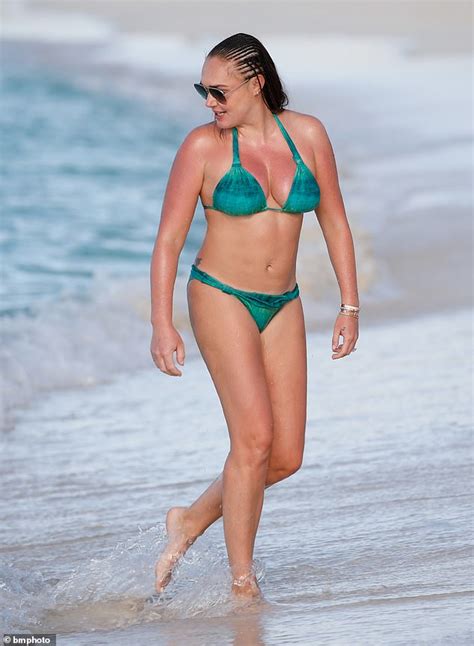 Tamara Ecclestone Shows Off Her Stunning Figure In Green Bikini In The Bahamas Daily Mail Online