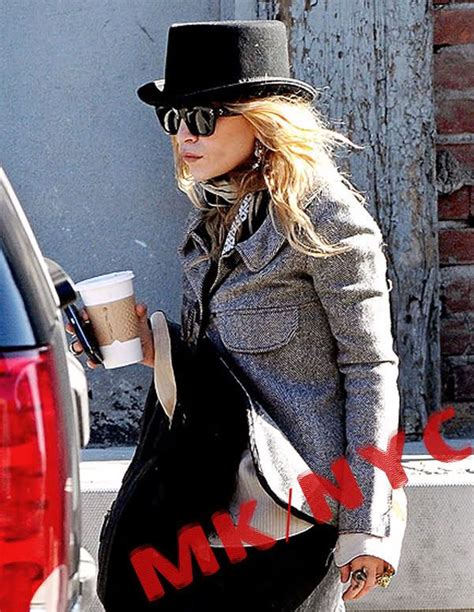 Mary Kate Olsen Top Hat In Nyc Style Fashion Olsentwins With