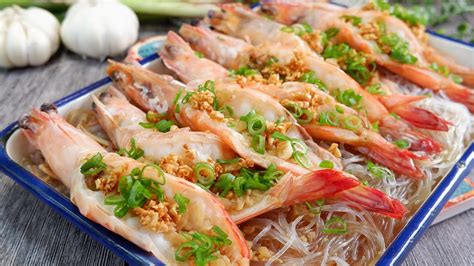 So Easy Youll Never Order This At A Restaurant Steamed Garlic Prawns