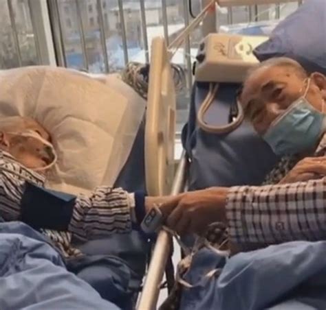 Moment Sick Pensioner Says Final Goodbye To Wife From Hospital Bed Metro News