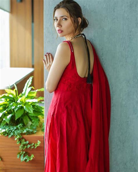 Mahira Khan Is Looking Extremely Hot In This Red Dress