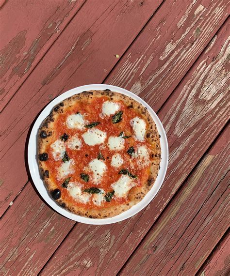 Room Temperature Neapolitan Rpizza