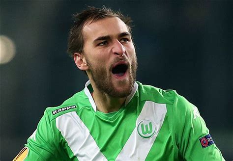 Bas dost'in instagram profilinde 269 fotoğraf ve video var. Bas Dost gewaardeerd, maar niet geliefd bij Wolfsburg ...