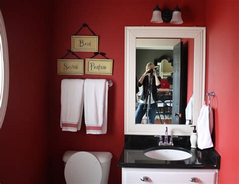 The Yellow Cape Cod My Powder Room Makeover Reveal~and A Giveaway