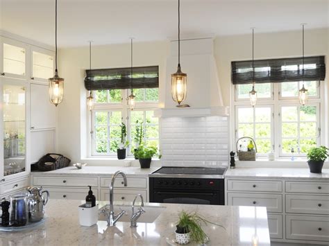 The heart of your home can reflect the soul of your style. 22 Awesome Traditional Kitchen Lighting Ideas