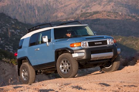 2014 Toyota Fj Cruiser Reviews And Rating Motor Trend